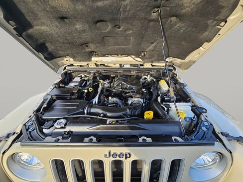 Used 2017 Jeep Wrangler Unlimited Sahara w/ Max Tow Package image 19