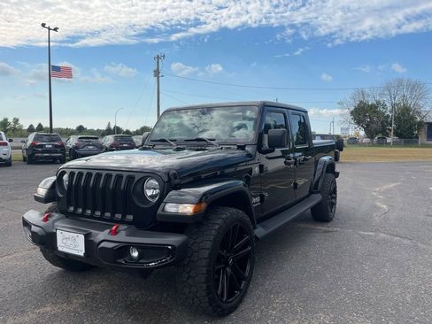 Used 2021 Jeep Gladiator Overland w/ Cold Weather Group image 11