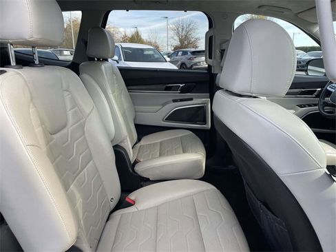 Used 2022 Kia Telluride SX w/ SX Prestige Package image 22