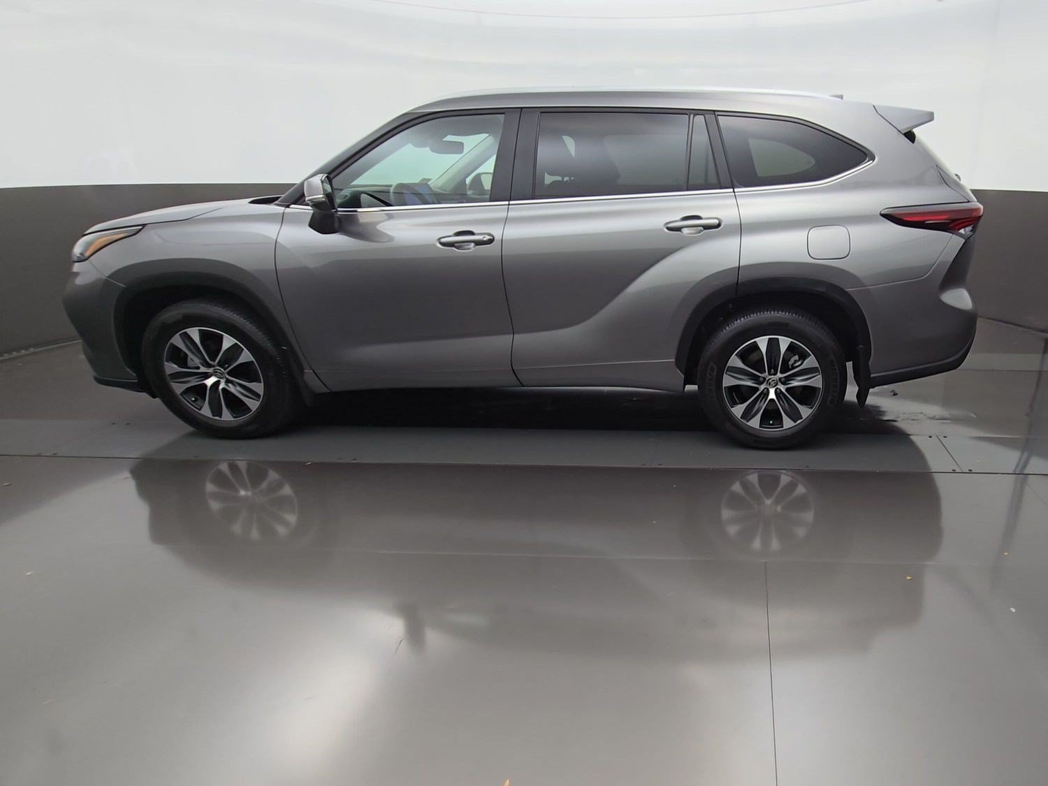 Certified 2026 Toyota Highlander XLE AWD/4WD image 6