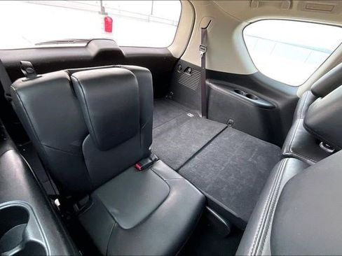 Used 2023 Nissan Armada SV image 33