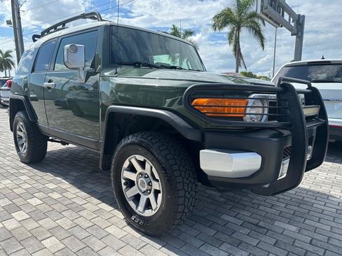 Used 2014 Toyota FJ Cruiser 4WD w/ Upgrade Package image 1