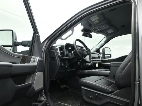 New 2026 Ford F250 Lariat w/ Black Appearance Package AWD/4WD image 8