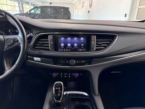 Certified 2021 Buick Enclave Essence AWD/4WD image 17