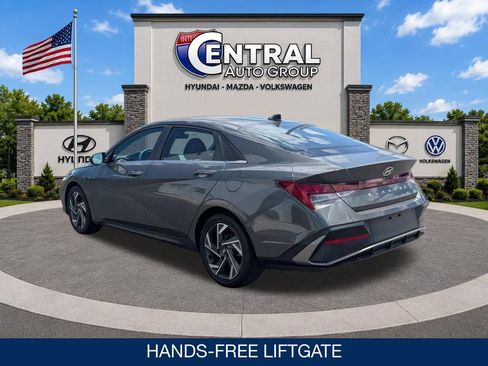 Certified 2025 Hyundai Elantra SEL FWD image 6