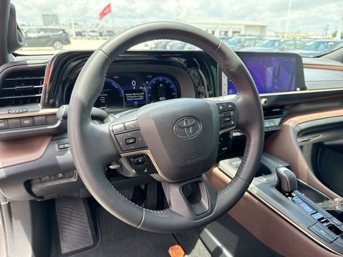 Certified 2023 Toyota Crown w/ Advanced Technology Package AWD/4WD image 11