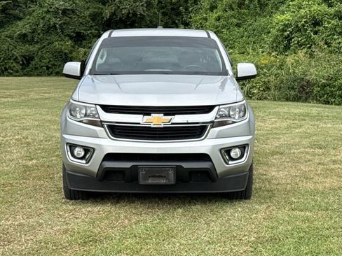Used 2020 Chevrolet Colorado LT RWD image 2