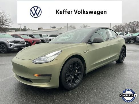 Used 2020 Tesla Model 3 Standard Range Plus image 1