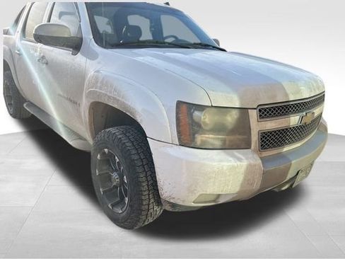 Used 2007 Chevrolet Avalanche LT w/ LT Preferred Equipment Group image 4