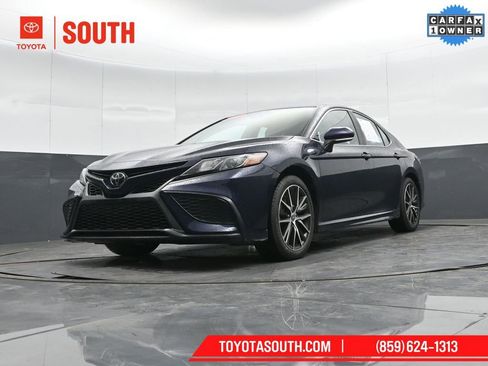 Used 2021 Toyota Camry SE w/ Convenience Package image 40