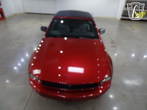 Used 2005 Ford Mustang Convertible image 23
