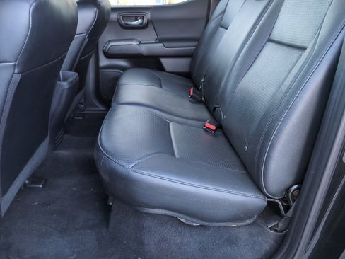 Used 2021 Toyota Tacoma TRD Off-Road image 27