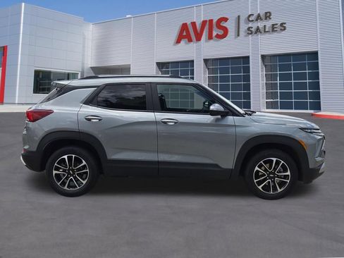 Used 2025 Chevrolet TrailBlazer LT AWD/4WD image 5