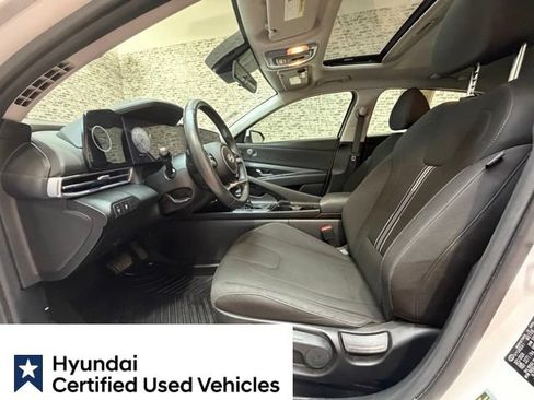 Certified 2025 Hyundai Elantra SEL FWD image 22