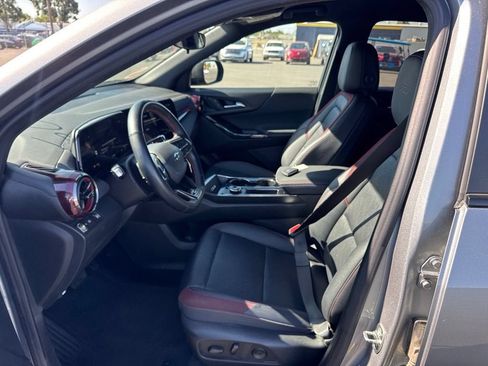 Certified 2025 Chevrolet Equinox RS FWD image 22