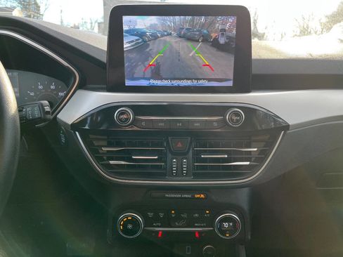 Used 2020 Ford Escape SE image 13