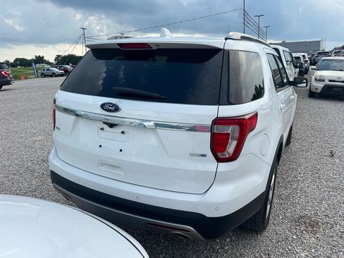 Used 2016 Ford Explorer XLT AWD/4WD image 3