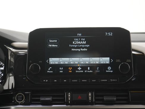 Used 2024 Nissan Pathfinder SL w/ Black Appearance Package AWD/4WD image 16