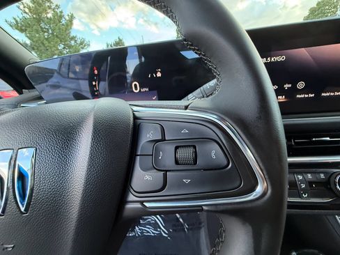 Used 2025 Buick Envista Sport Touring FWD image 33