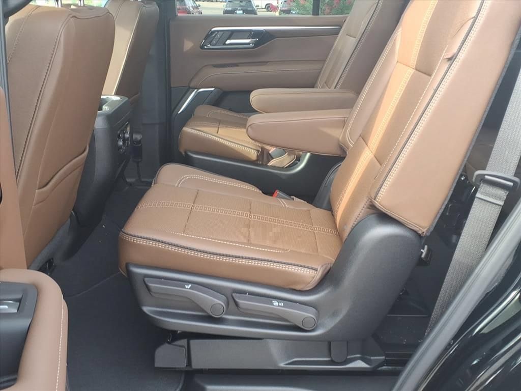 New 2026 Chevrolet Tahoe High Country w/ Sun And Tow Package RWD image 18