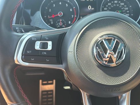 Used 2018 Volkswagen GTI SE FWD image 15
