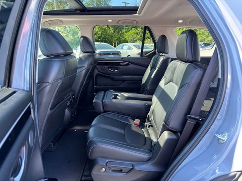 Used 2024 Honda Pilot Touring image 28
