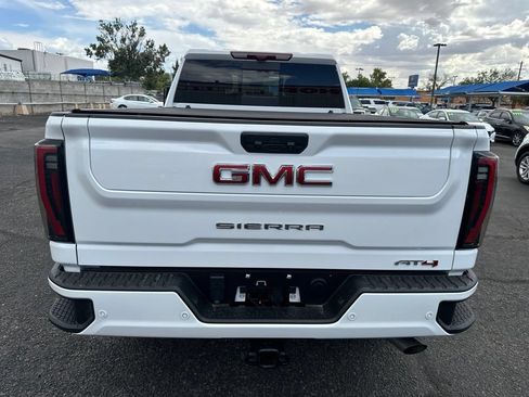 Used 2025 GMC Sierra 2500 AT4 w/ AT4 Premium Plus Package AWD/4WD image 3