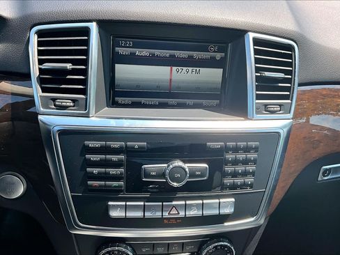 Used 2015 Mercedes-Benz ML 350 4MATIC image 35