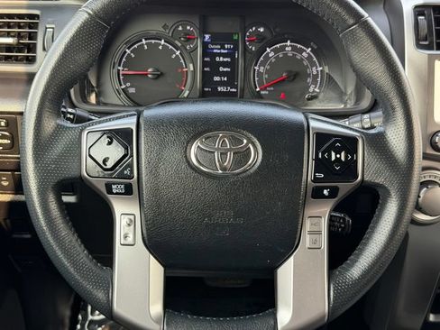 Certified 2021 Toyota 4Runner SR5 Premium AWD/4WD image 27