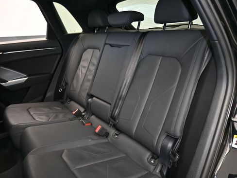 Used 2025 Audi Q3 2.0T Premium image 33