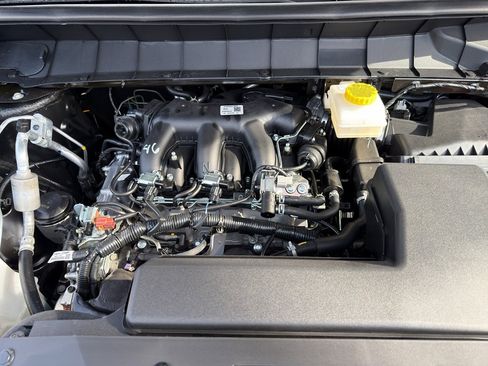 New 2025 Nissan Pathfinder Platinum image 11