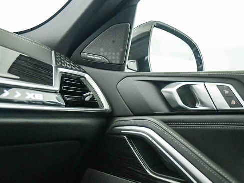 New 2026 BMW X6 xDrive40i w/ Climate Comfort Package image 23