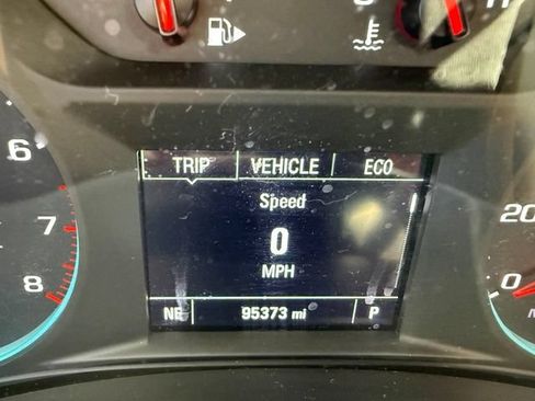 Used 2021 Chevrolet Malibu LT FWD image 15