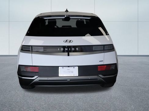 Used 2024 Hyundai Ioniq 5 SEL AWD/4WD image 4