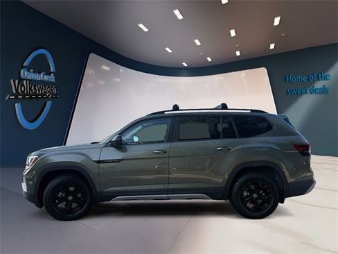 Certified 2025 Volkswagen Atlas Peak Edition SE image 8