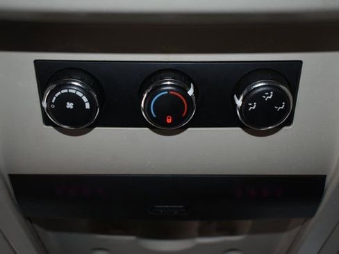 Used 2013 Dodge Grand Caravan SXT w/ Rear Park Assist Pkg image 33