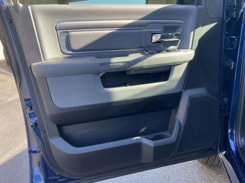 Used 2020 RAM 1500 Classic SLT w/ Luxury Group image 16