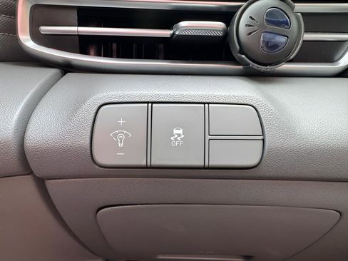 Used 2024 Hyundai Elantra SEL w/ Convenience Package image 22