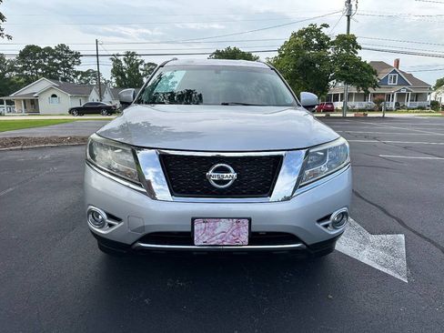 Used 2013 Nissan Pathfinder Platinum AWD/4WD image 3