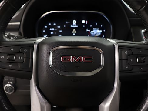 Used 2023 GMC Yukon XL SLT AWD/4WD image 14
