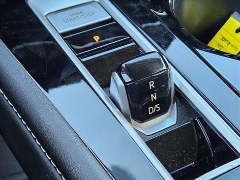 Used 2025 Volkswagen Atlas SE image 14