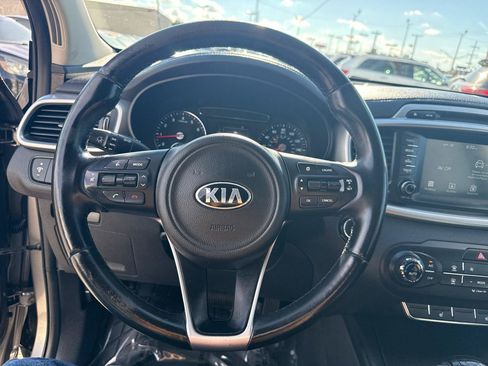 Used 2017 Kia Sorento FWD w/ LX Convenience Package image 16