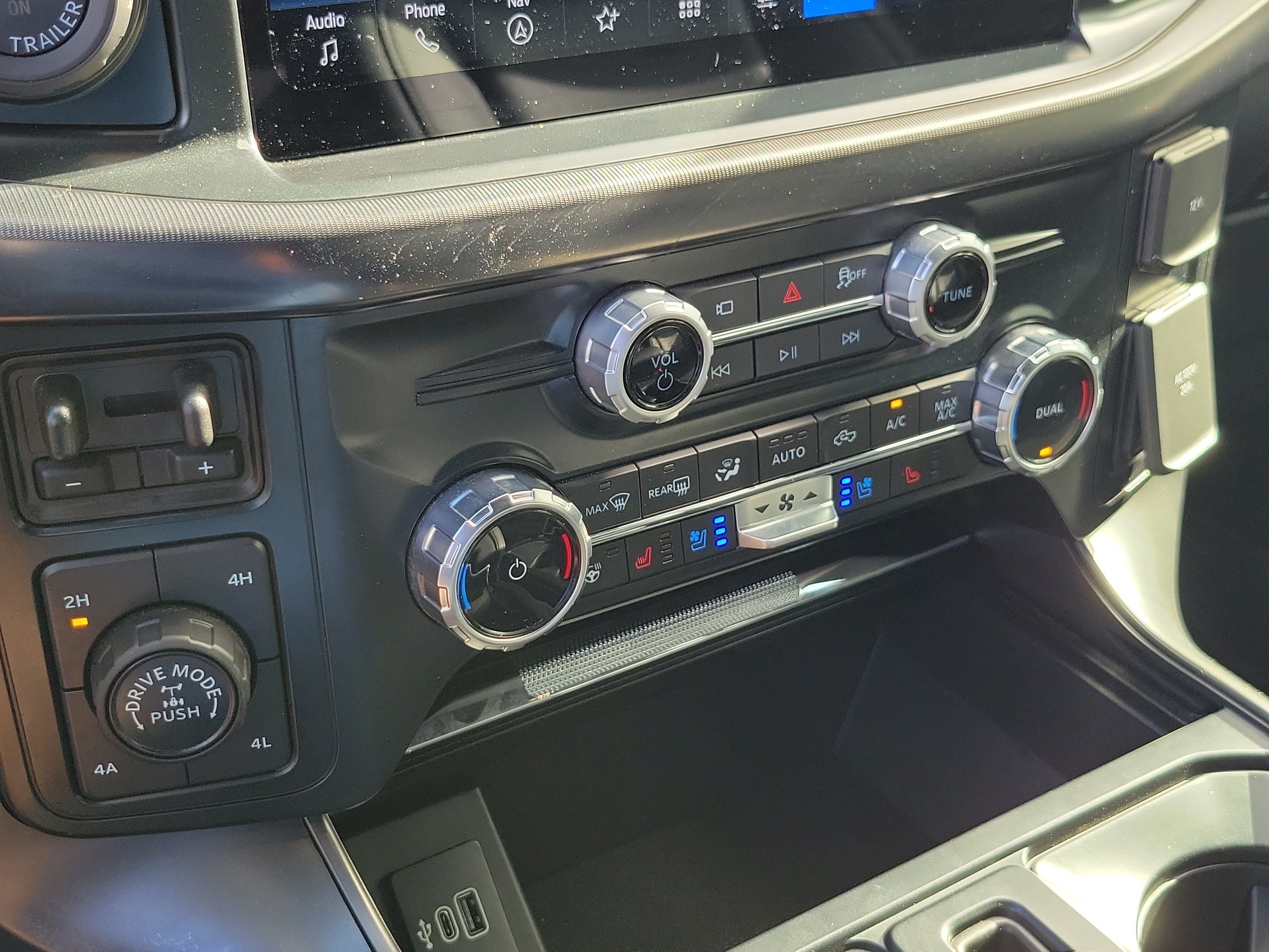 Used 2025 Ford F150 Lariat w/ Equipment Group 501A Mid AWD/4WD image 13