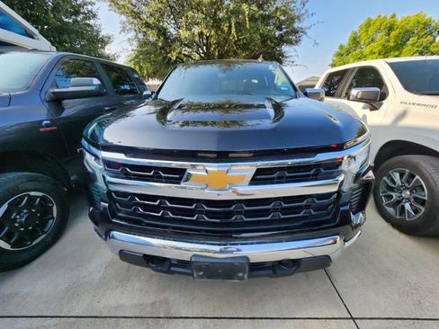 Used 2024 Chevrolet Silverado 1500 LT w/ Z71 Off-Road Package AWD/4WD image 2