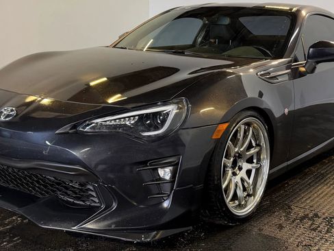 Used 2019 Toyota 86 GT Coupe 2D image 2