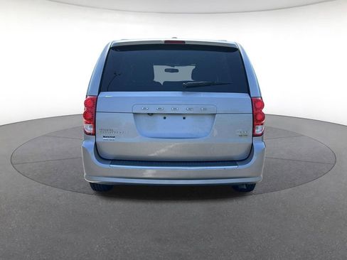 Used 2018 Dodge Grand Caravan SXT FWD image 4