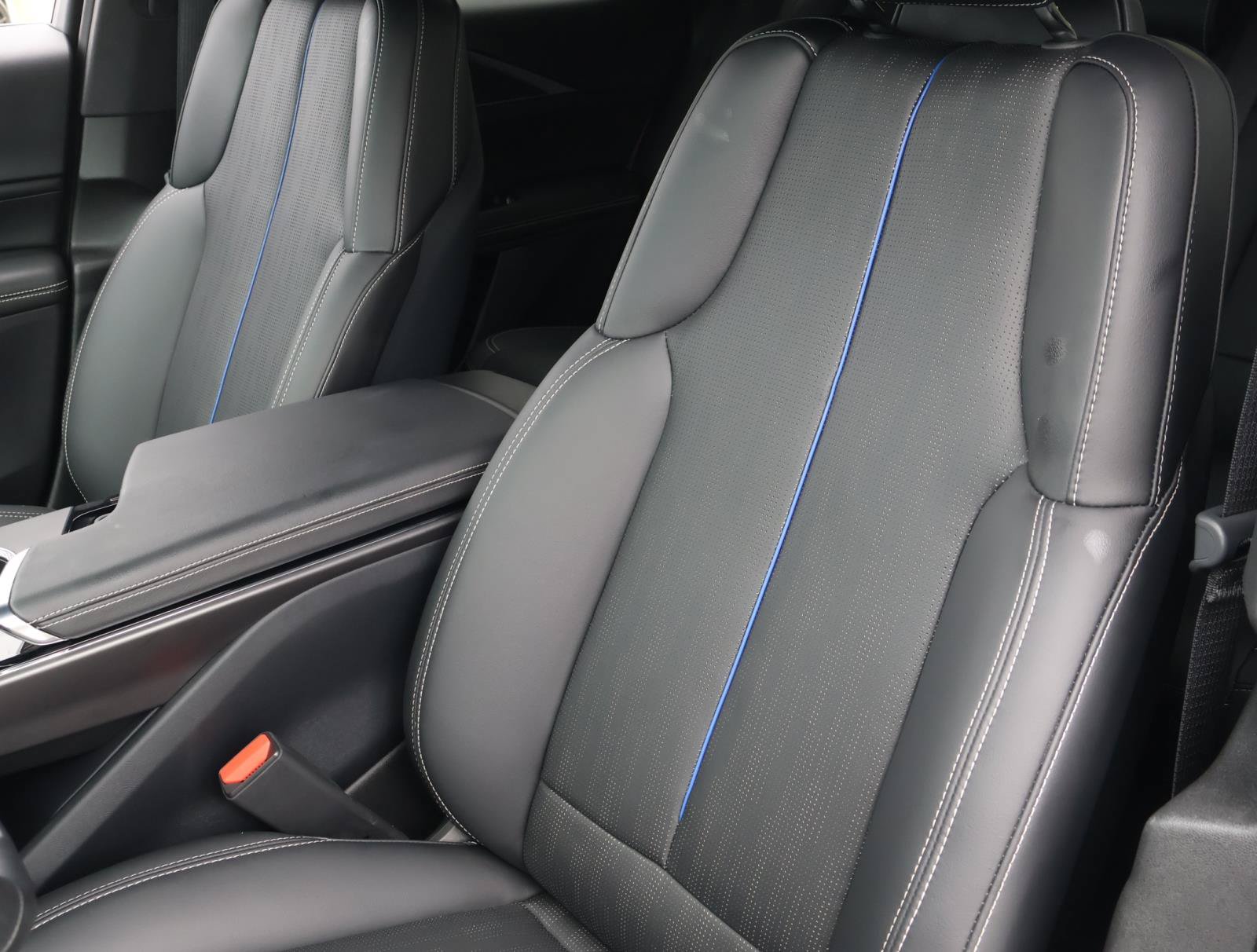 Certified 2026 Cadillac Lyriq Luxury w/ LPO, Floor Liner Package RWD image 14