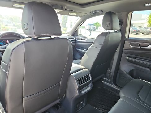 New 2026 Volkswagen Atlas Cross Sport SEL AWD/4WD image 9