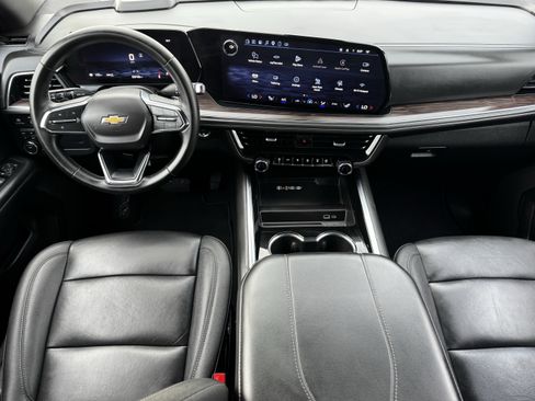 Used 2025 Chevrolet Tahoe LT AWD/4WD image 13