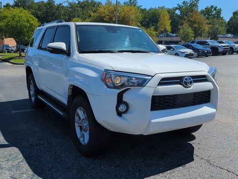 Used 2020 Toyota 4Runner SR5 Premium w/ Moonroof Package AWD/4WD image 3